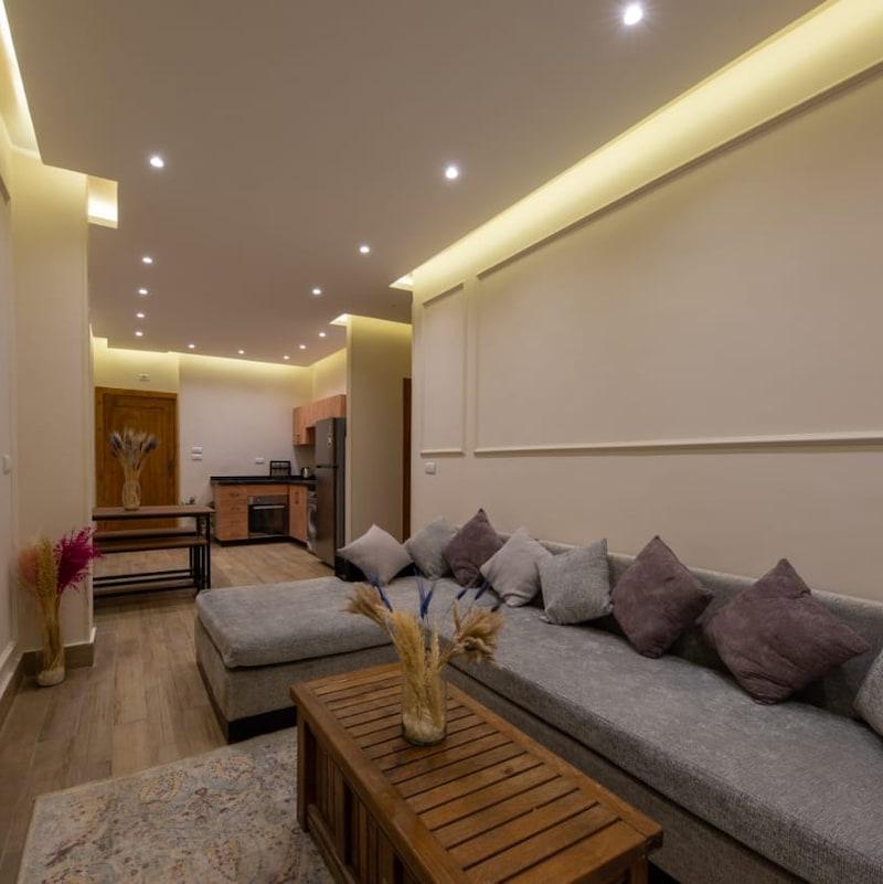 Flat 13