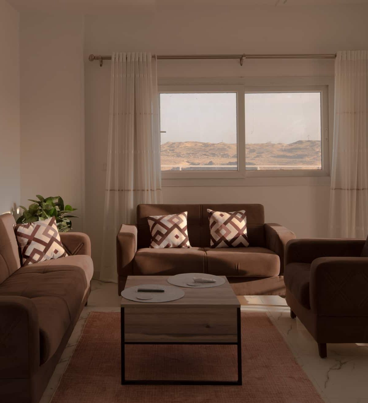 Ali 2 bed