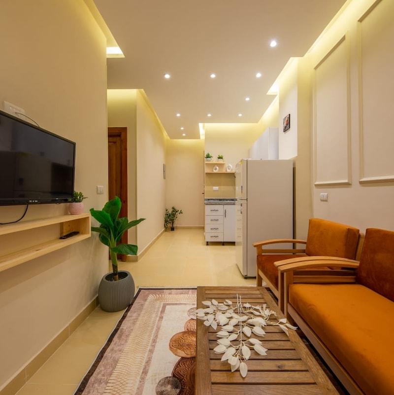 Flat 10 street